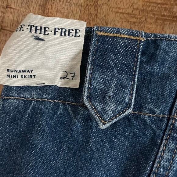 NWT We The Free Denim Runaway Mini Skirt Size 27 - Picture 7 of 7